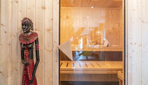 King Suite with Spa Bath - Massai Lodge