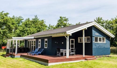 Three-Bedroom Holiday Home 