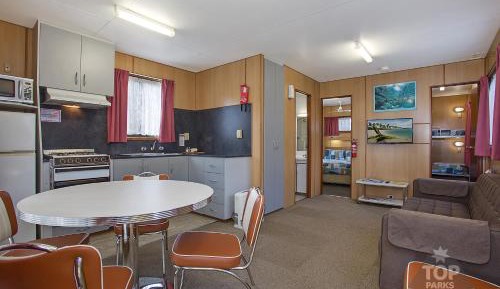 Deluxe Cabin - A (6 Guests)