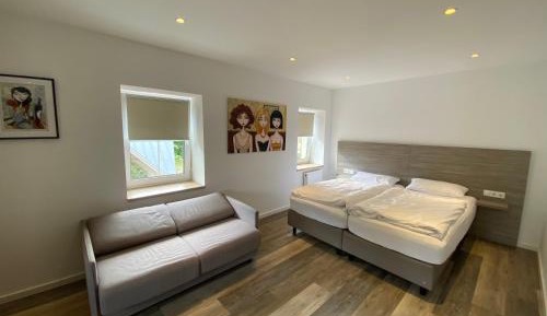 Family Room with Garden View