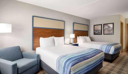 Deluxe Queen Room with Two Queen Beds - Non-Smoking