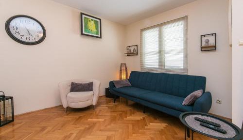 One-Bedroom Apartment with Balcony