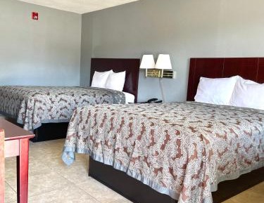 Queen Room with Two Queen Beds - Disability Access
