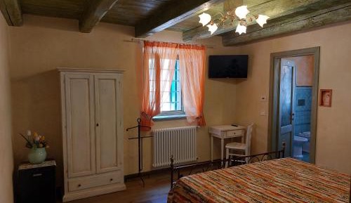 Deluxe Room (2 Adults + 1 Child)