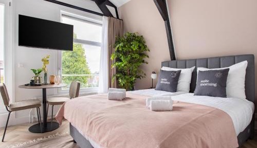 Queen Room with Balcony