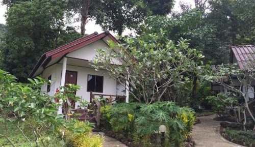 Bungalow with  Air Conditioning 