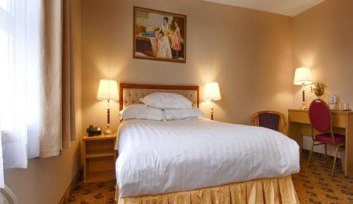 Queen Room