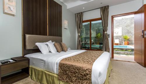 Deluxe Double Room with Pool View