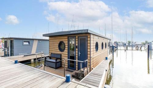 Two-Bedroom House Boat