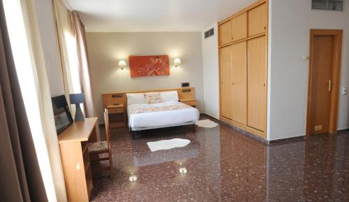 Basic Triple Room