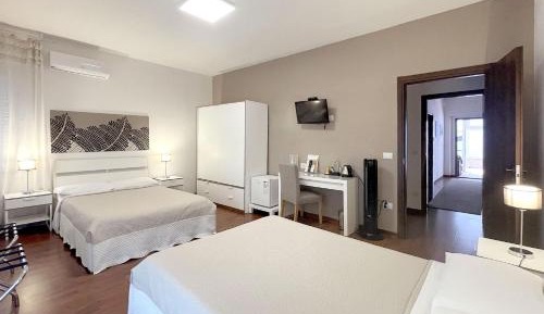 Quadruple Room with Private Bathroom