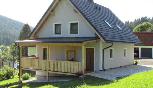 Three-Bedroom Holiday Home 