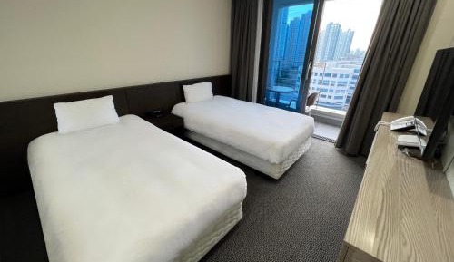 Twin Room with City View