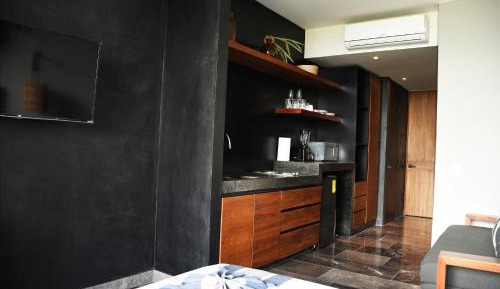 Luxury Suite with Private Balcony