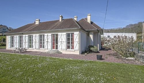 Three-Bedroom Holiday Home 