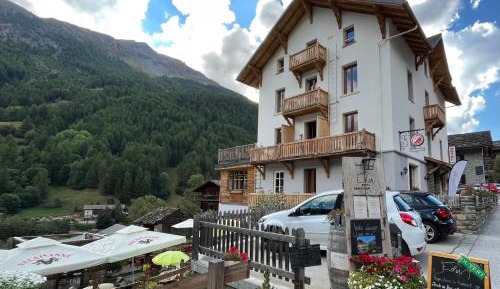 Double Room with Mountain View