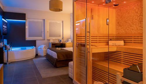 Suite with Sauna
