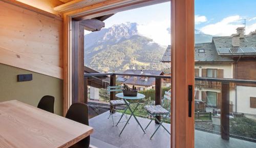 Superior One-Bedroom Apartment with Balcony
