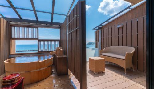 Deluxe Corner Room with Open-Air Bath - Ocean View