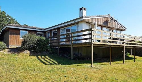 Three-Bedroom Holiday Home 