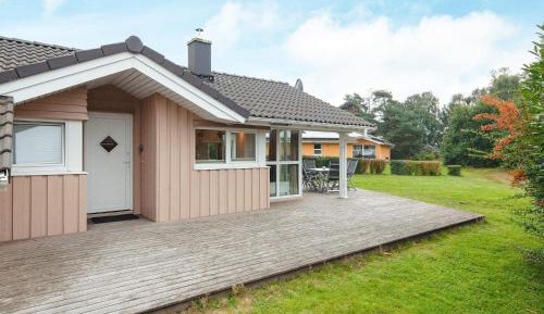Three-Bedroom Holiday Home 