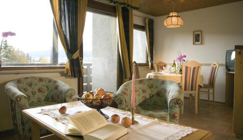 One-Bedroom Apartment with Balcony