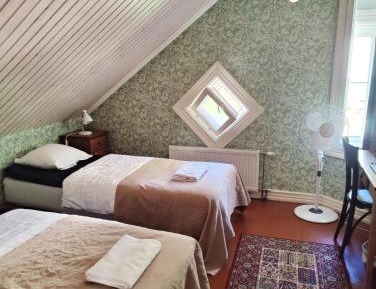 Standard Twin Room with Shared Bathroom