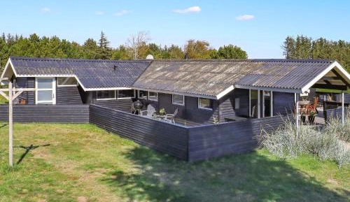 Four-Bedroom Holiday Home