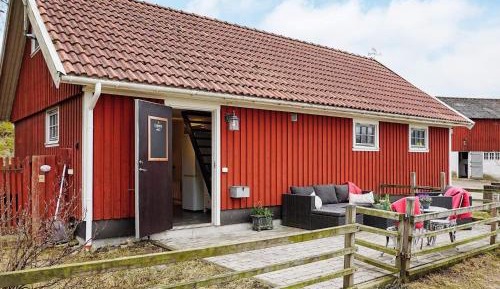 One-Bedroom Holiday Home