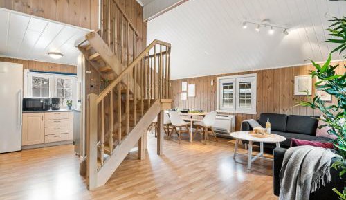 Family cabin with fjord view