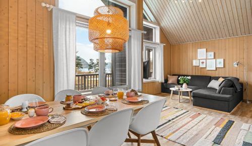Family Apartment with Fjord View