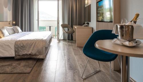 Superior Double Room with Balcony and Sea View