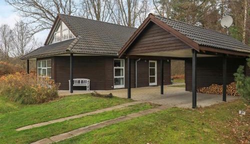 Four-Bedroom Holiday Home
