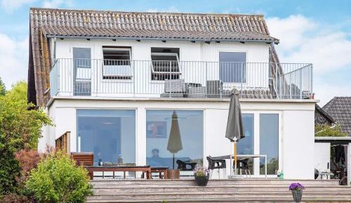 Three-Bedroom Holiday Home 