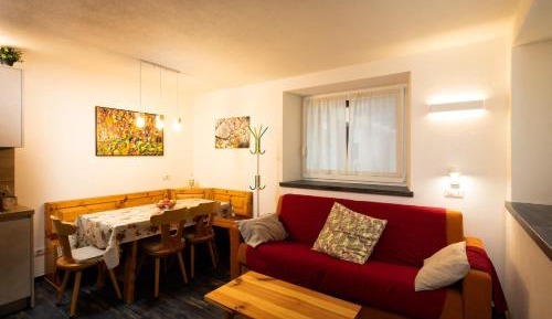 Apartment with Mountain View