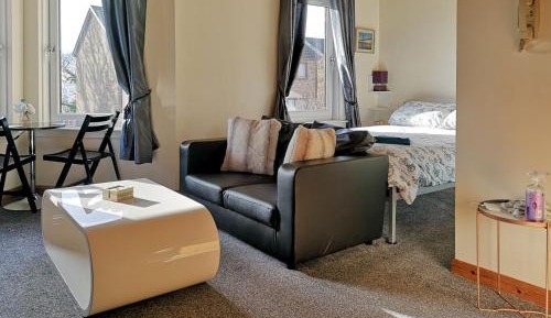 One-Bedroom Holiday Home