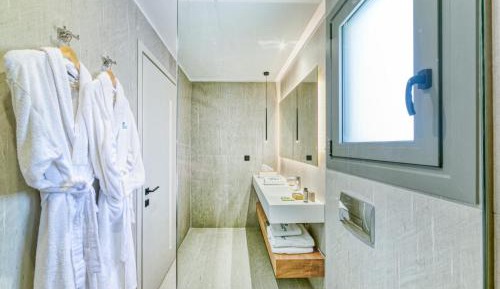 Family Room with Garden View