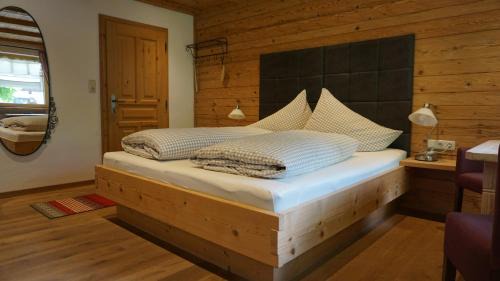 Deluxe Double Room with Shower