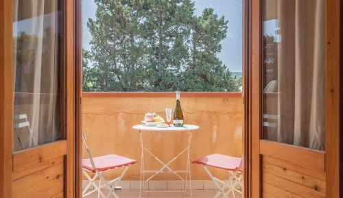 Superior One-Bedroom Apartment with Balcony