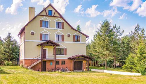 Seven-Bedroom Holiday Home