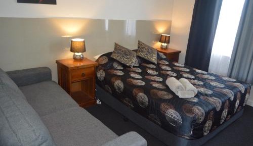 Standard Queen Room