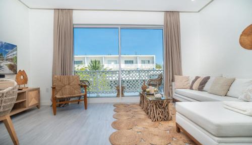Apartment with Garden View