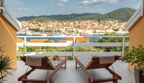 Two Bedroom Apartment with Terrace and Sea View
