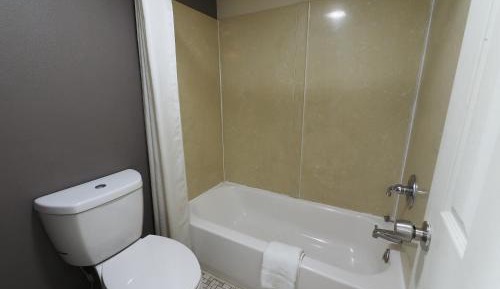 King Room with Kitchenette - Non-Smoking