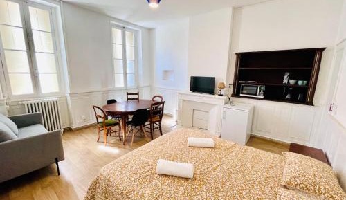 Double Room with Shared Toilet
