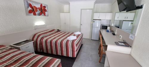 Double or Twin Room with Private Bathroom