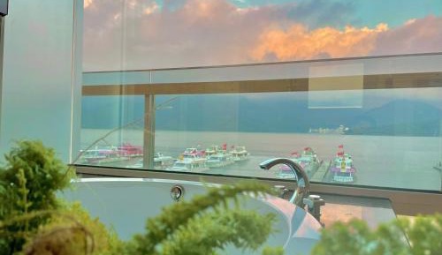 Double Room with Lake View
