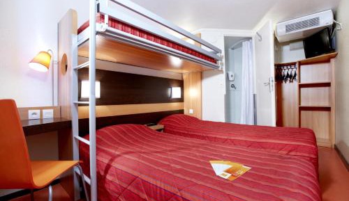 Triple Room (3 Single Bed)