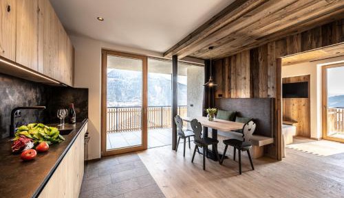 Superior One-Bedroom Apartment with Balcony