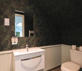 Carriage Cottage (Located in Hotel Courtyard)